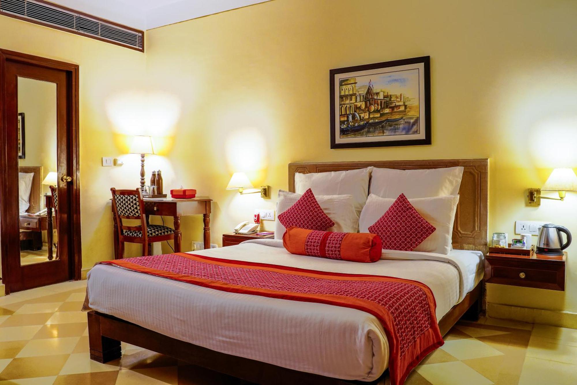 Guleria Kothi At Ganges Hotel Benares Buitenkant foto
