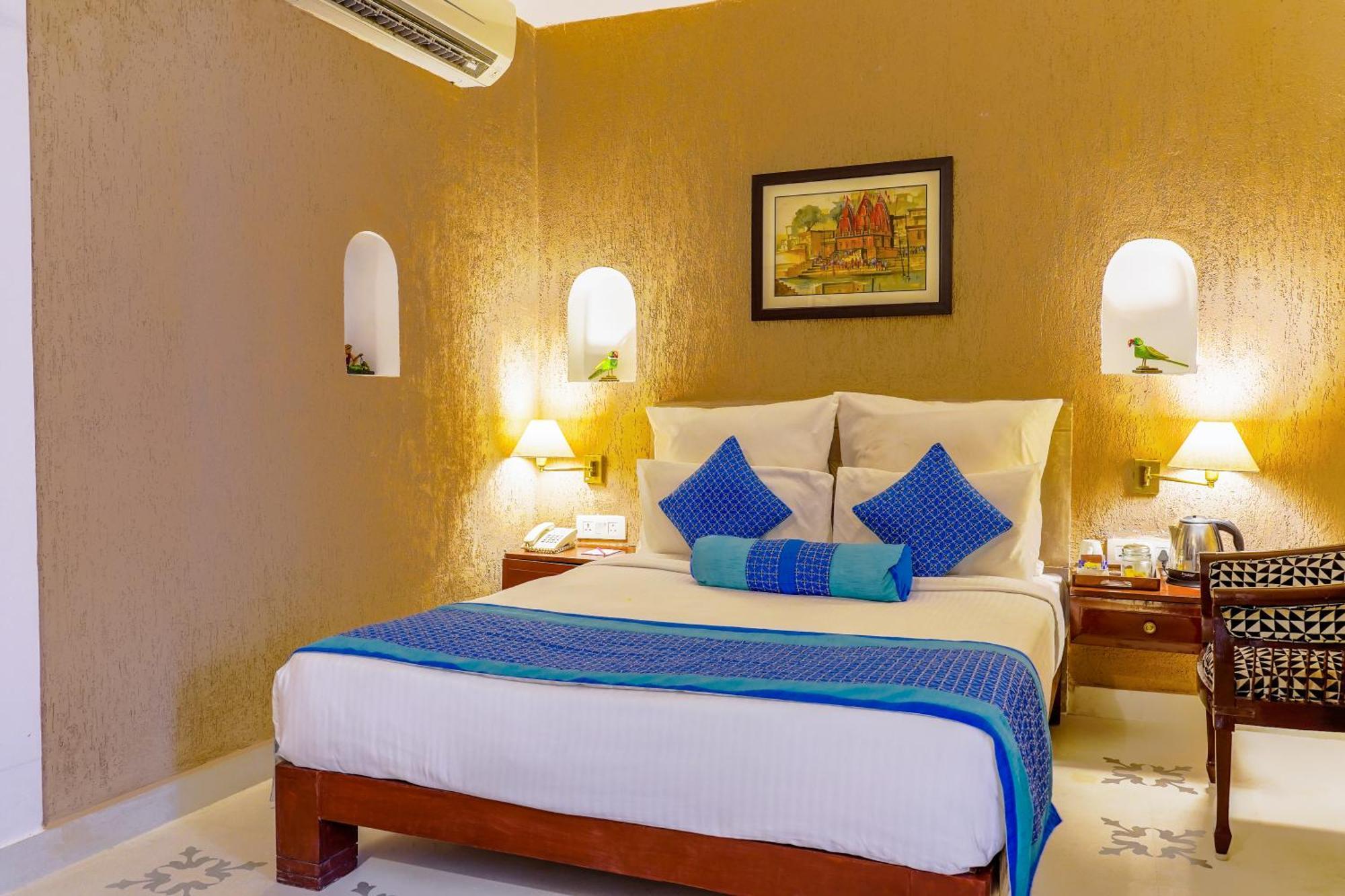 Guleria Kothi At Ganges Hotel Benares Buitenkant foto