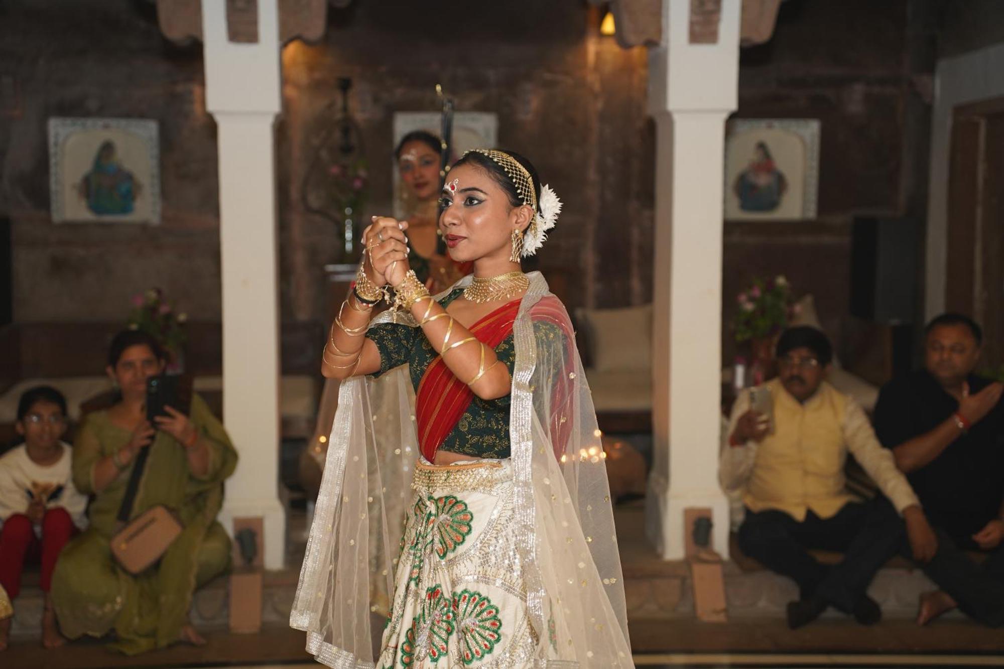 Guleria Kothi At Ganges Hotel Benares Buitenkant foto