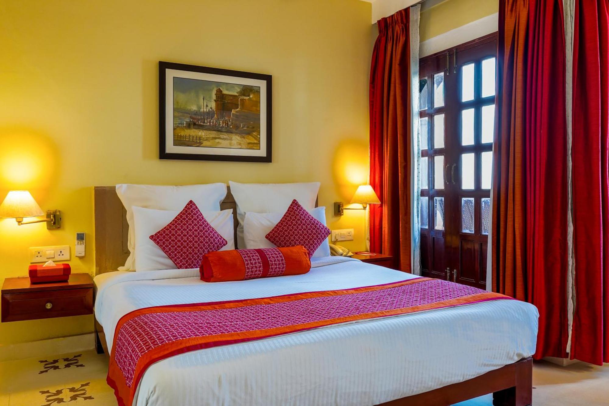 Guleria Kothi At Ganges Hotel Benares Buitenkant foto