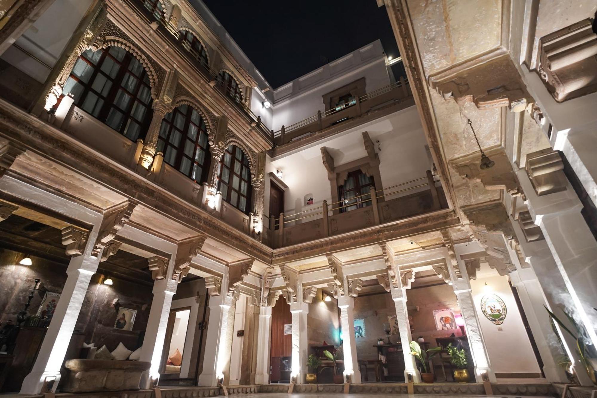 Guleria Kothi At Ganges Hotel Benares Buitenkant foto