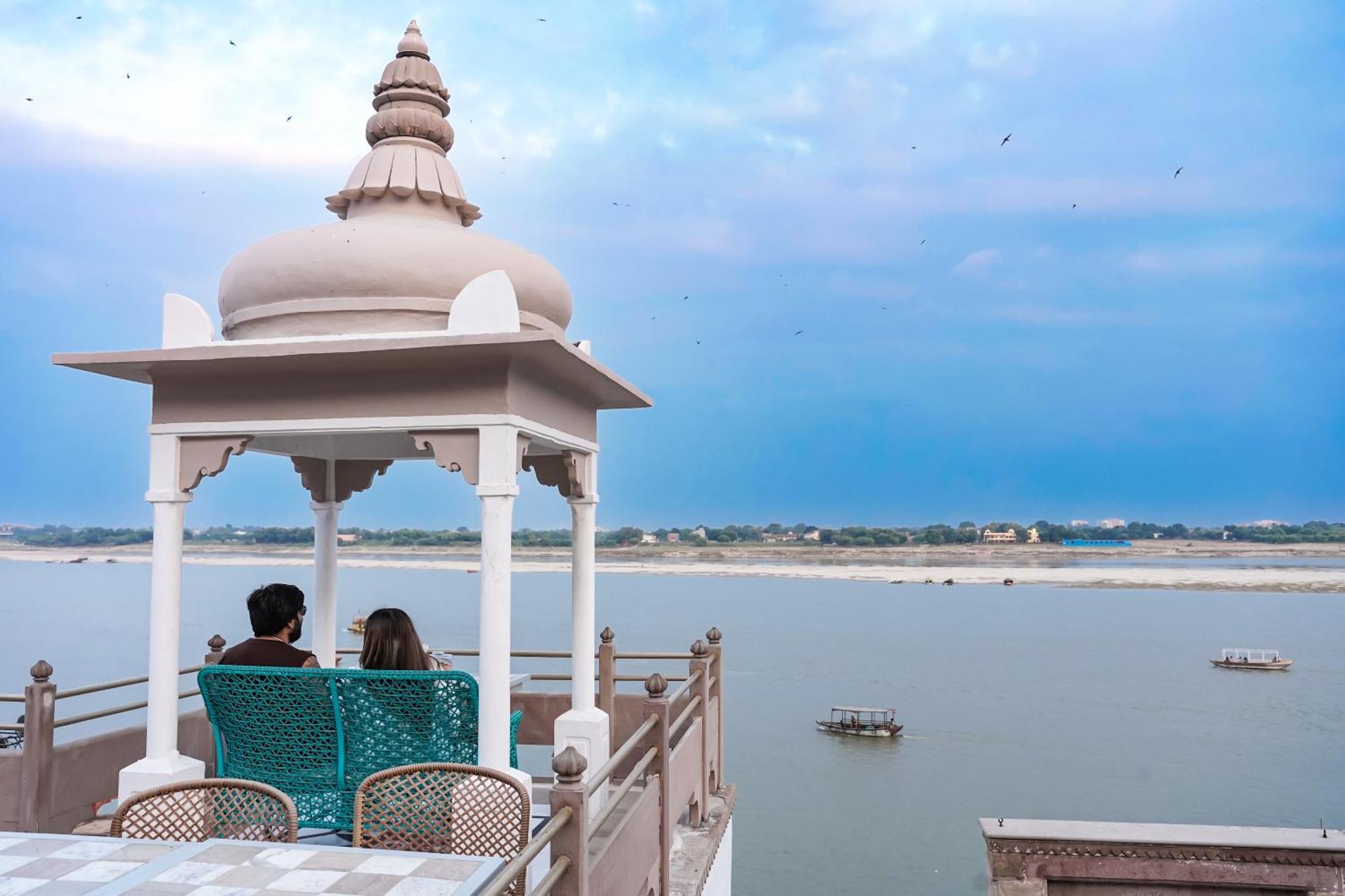 Guleria Kothi At Ganges Hotel Benares Buitenkant foto