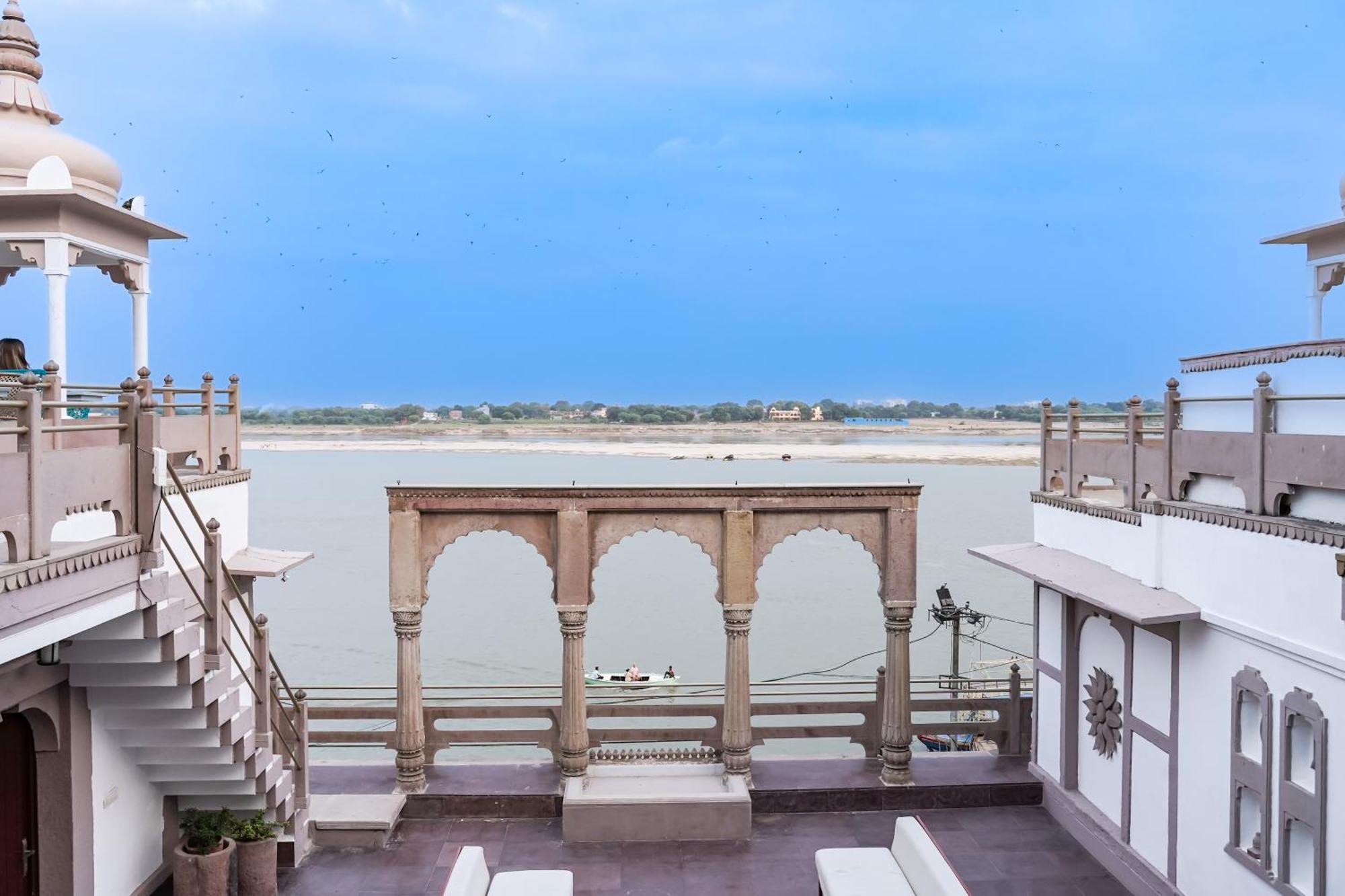 Guleria Kothi At Ganges Hotel Benares Buitenkant foto