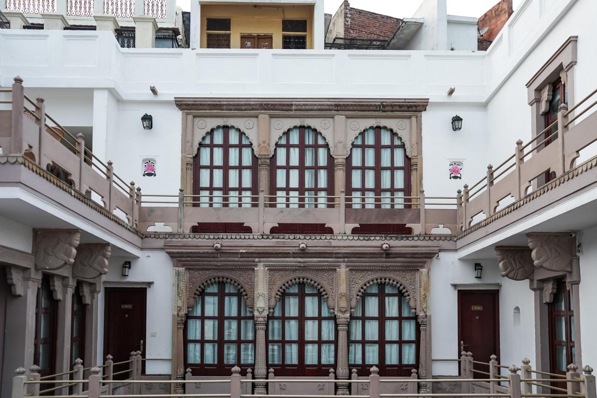 Guleria Kothi At Ganges Hotel Benares Buitenkant foto