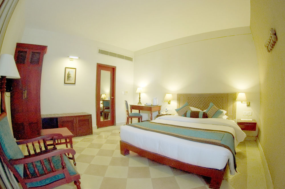 Guleria Kothi At Ganges Hotel Benares Buitenkant foto